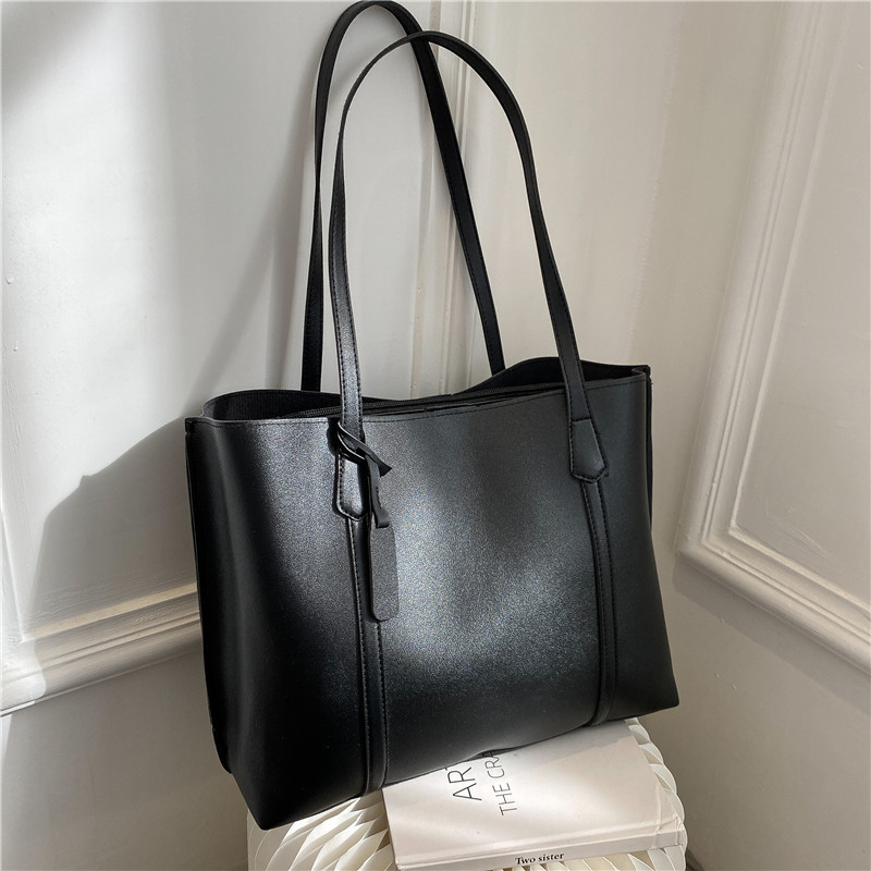 Classic Black Faux Leather Tot - огляд і ціна Leatherwork Fasteners
