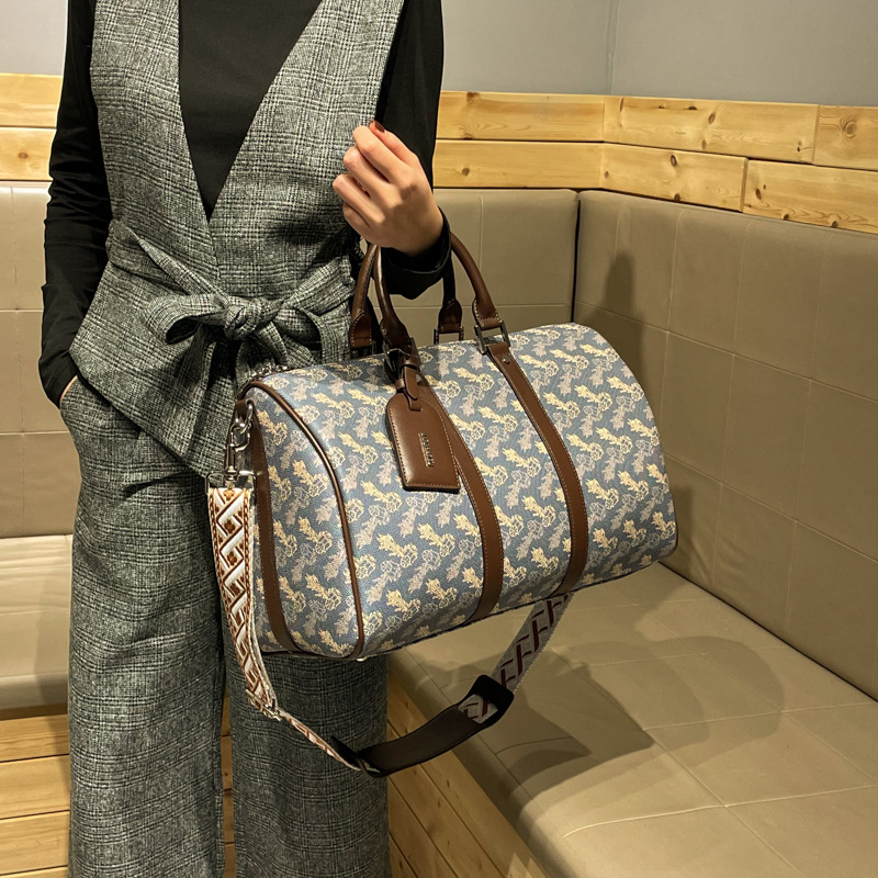 Stylish Designer Commuter Tote - огляд і ціна Leatherwork Designs