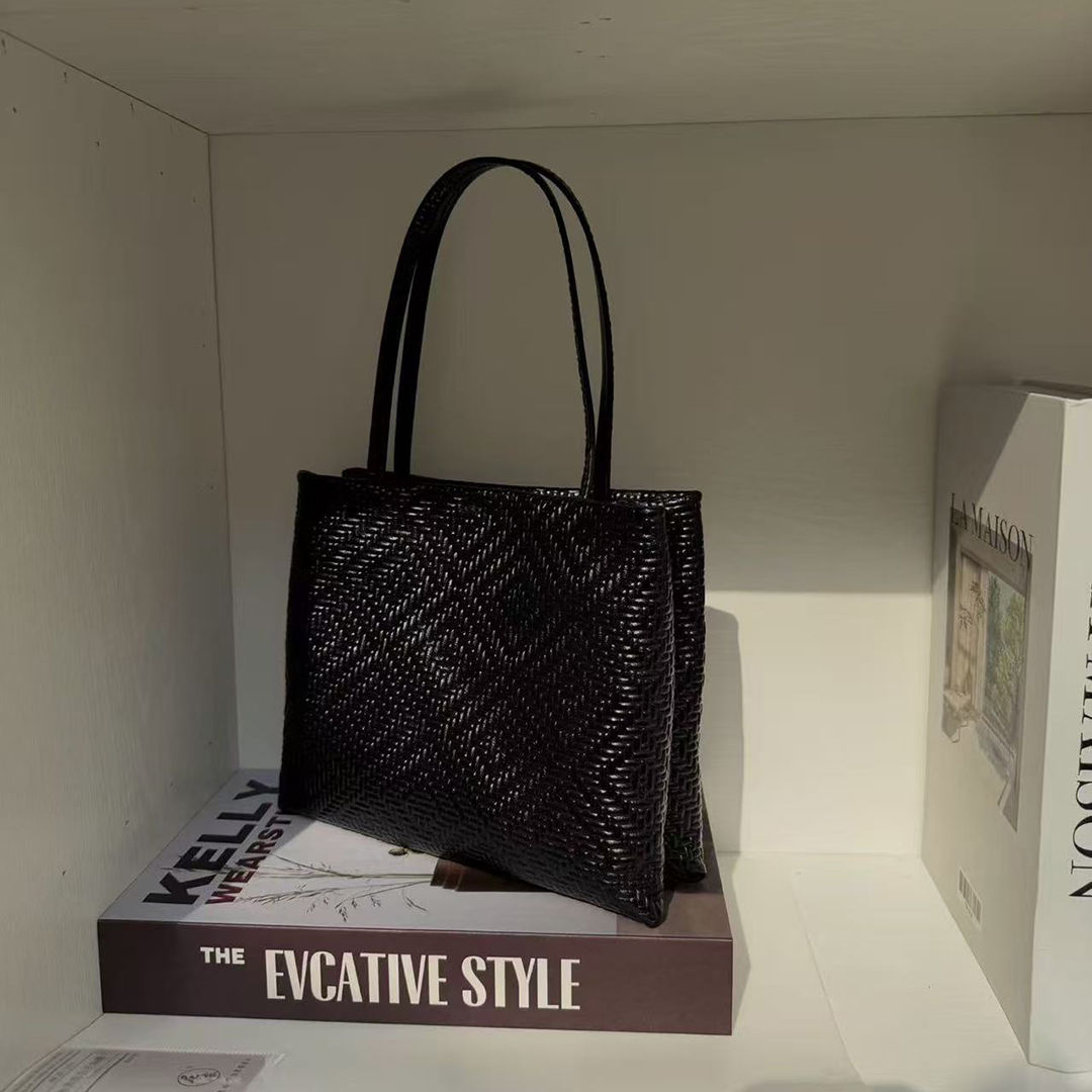 Mendy Genuine Leather Woven Pi - огляд і ціна Leatherwork Designs