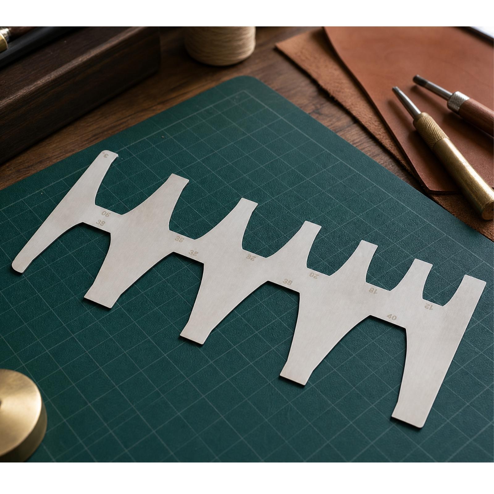 Belt-End Template Ruler 1.2 Mm - огляд і ціна Leatherwork Ruler